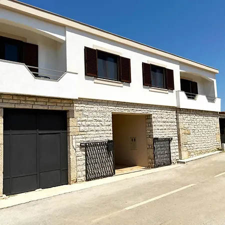 Two With Pool And Jacuzzi, Marin, וילה Pridraga