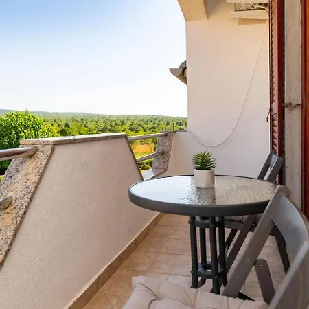 וילה Two With Pool And Jacuzzi, Marin, Pridraga
