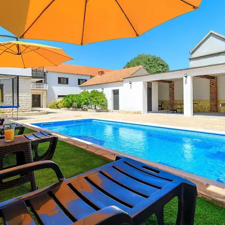 וילה Two With Pool And Jacuzzi, Marin,