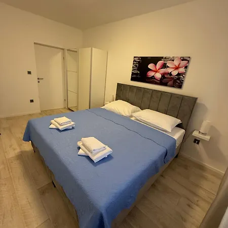 Two With Pool And Jacuzzi, Marin, וילה Pridraga